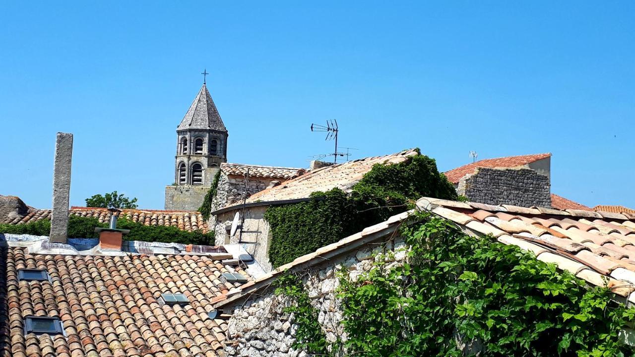 La Garde Adhemar, L'Escalier Medieval Exterior photo